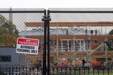 Fencing Erected at WH, Capitol Ahead of Election