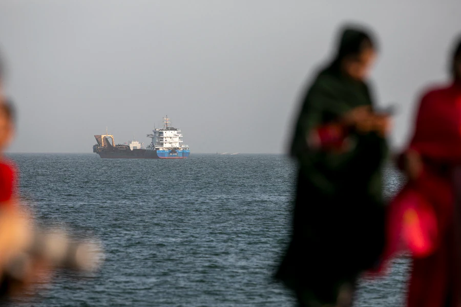 Iran Threatens Payback Over Fresh US Strikes, Even as Deal Takes Form
